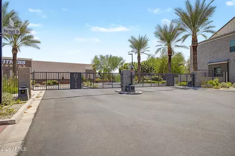 Exterior - 8176 N 22nd Dr, Phoenix, AZ 85021 photo 4 of 7