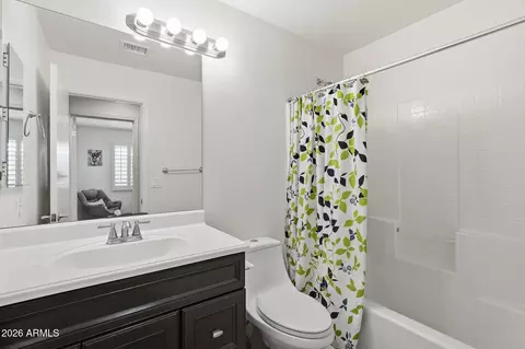 Bath - 3960 E Pinon Ct, Gilbert, AZ 85234 photo 1 of 3