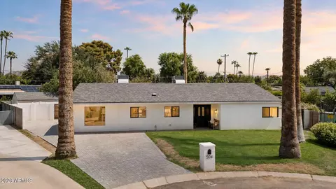Exterior - 504 W Harmont Dr, Phoenix, AZ 85021 photo 1 of 10