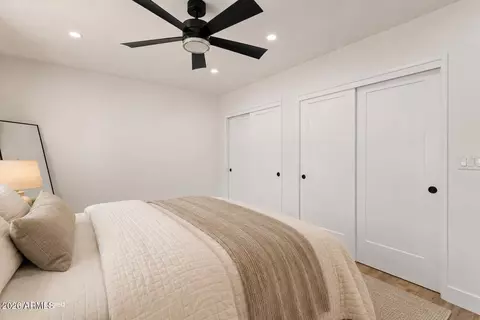 Bedroom - 504 W Harmont Dr, Phoenix, AZ 85021 photo 3 of 6