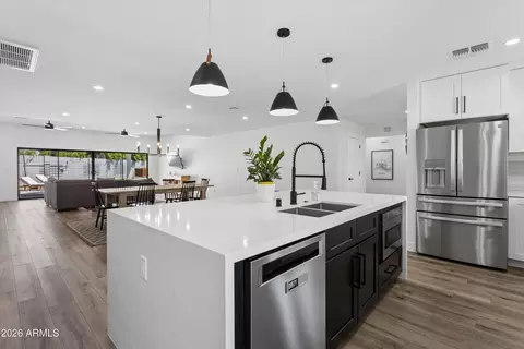 Kitchen - 504 W Harmont Dr, Phoenix, AZ 85021 photo 3 of 6