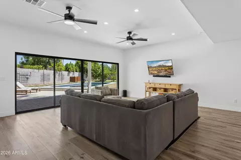 Living - 504 W Harmont Dr, Phoenix, AZ 85021 photo 1 of 3