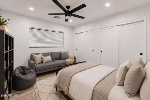 Bedroom - 504 W Harmont Dr, Phoenix, AZ 85021 photo 6 of 6