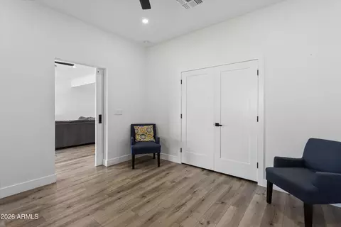 Entry Way - 504 W Harmont Dr, Phoenix, AZ 85021 photo 2 of 3