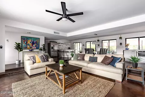 Living - 5002 N 38th Pl, Phoenix, AZ 85018 photo 1 of 5