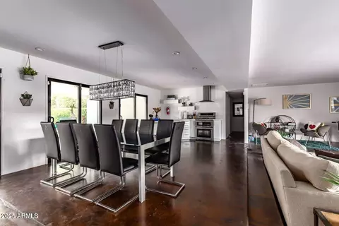 Dining - 5002 N 38th Pl, Phoenix, AZ 85018 photo 2 of 2