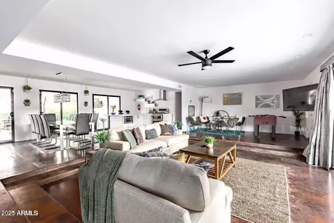 Living - 5002 N 38th Pl, Phoenix, AZ 85018 photo 2 of 5