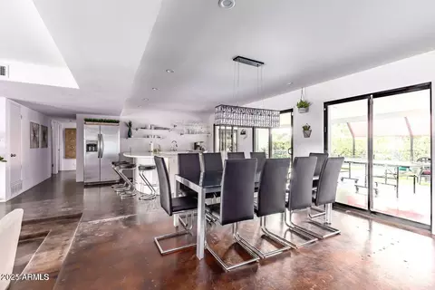 Dining - 5002 N 38th Pl, Phoenix, AZ 85018 photo 1 of 2
