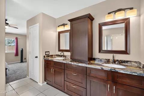 Bath - 2155 E Sherri Dr, Gilbert, AZ 85296 photo 2 of 5