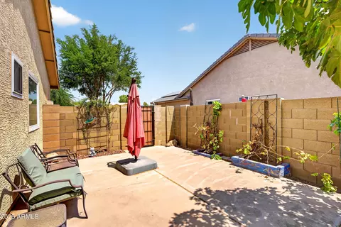 Exterior - 2155 E Sherri Dr, Gilbert, AZ 85296 photo 5 of 16