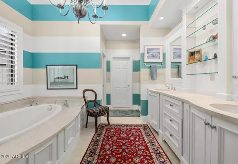 Bath - 3142 E Marshall Ave, Phoenix, AZ 85016 photo 1 of 4
