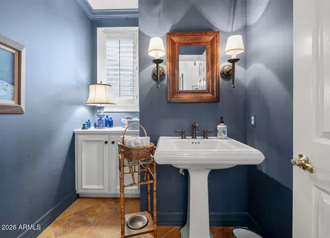 Bath - 3142 E Marshall Ave, Phoenix, AZ 85016 photo 4 of 4
