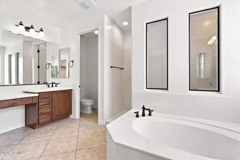 Bath - 3668 E Morrison Ranch Pkwy, Gilbert, AZ 85296 photo 5 of 8