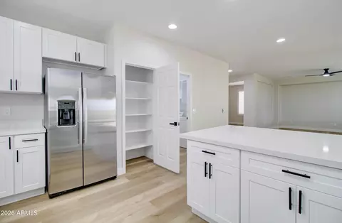 Kitchen - 4747 E Blue Spruce Ln, Gilbert, AZ 85298 photo 5 of 6