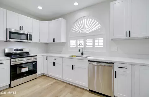 Kitchen - 4747 E Blue Spruce Ln, Gilbert, AZ 85298 photo 2 of 6