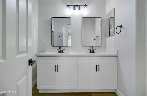 Bath - 4747 E Blue Spruce Ln, Gilbert, AZ 85298 photo 1 of 5