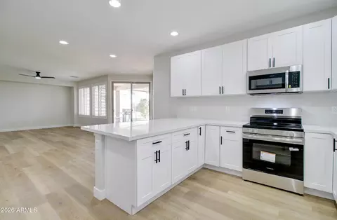 Kitchen - 4747 E Blue Spruce Ln, Gilbert, AZ 85298 photo 3 of 6