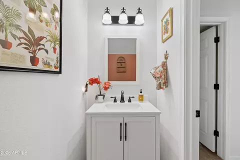 Bath - 1306 E Helena Dr, Phoenix, AZ 85022 photo 3 of 3