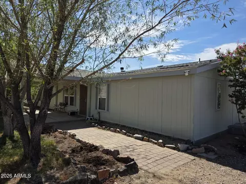 982 E Saguaro Dr, Globe, AZ 85501 photo 2