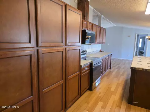 982 E Saguaro Dr, Globe, AZ 85501 photo 8