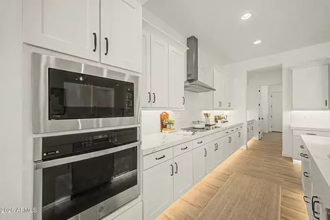Kitchen - 2613 E Virginia Cir, Mesa, AZ 85213 photo 4 of 5