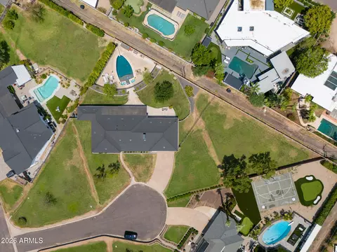 View/Area - 1912 E Rose Ln, Phoenix, AZ 85016 photo 2 of 3