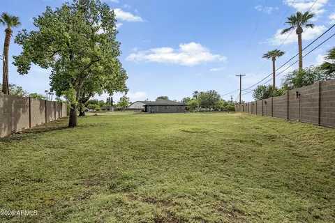 Exterior - 1912 E Rose Ln, Phoenix, AZ 85016 photo 9 of 14