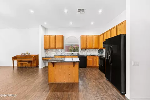 Kitchen - 9513 E Knoll Cir, Mesa, AZ 85207 photo 2 of 2