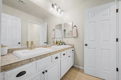 Bath - 3954 E Blue Spruce Ln, Gilbert, AZ 85298 photo 6 of 6