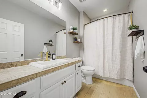 Bath - 3954 E Blue Spruce Ln, Gilbert, AZ 85298 photo 1 of 6
