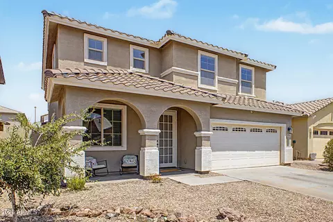Exterior - 3954 E Blue Spruce Ln, Gilbert, AZ 85298 photo 3 of 9