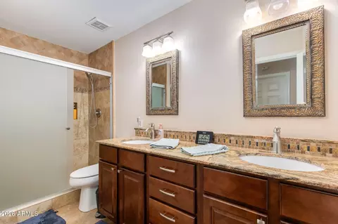 Bath - 4531 E Danbury Rd, Phoenix, AZ 85032 photo 2 of 2