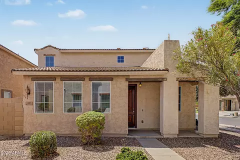 Exterior - 4215 E Milky Way, Gilbert, AZ 85295 photo 2 of 9