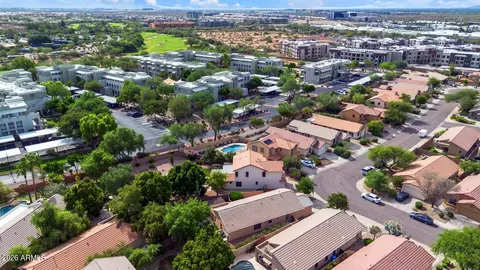 View/Area - 4834 E Mossman Rd, Phoenix, AZ 85054 photo 6 of 8