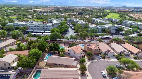 View/Area - 4834 E Mossman Rd, Phoenix, AZ 85054 photo 2 of 8