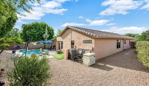 Exterior - 4834 E Mossman Rd, Phoenix, AZ 85054 photo 7 of 8