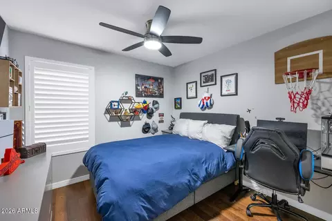 Bedroom - 4834 E Mossman Rd, Phoenix, AZ 85054 photo 4 of 4