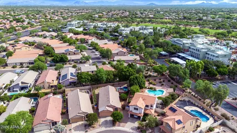 View/Area - 4834 E Mossman Rd, Phoenix, AZ 85054 photo 3 of 8
