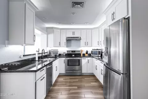 Kitchen - 253 S Monterey St, Gilbert, AZ 85233 photo 5 of 5