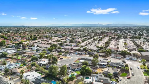 View/Area - 253 S Monterey St, Gilbert, AZ 85233 photo 5 of 6