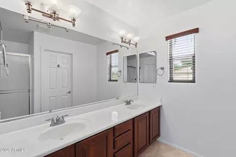 Bath - 3726 E Yeager Dr, Gilbert, AZ 85295 photo 2 of 5