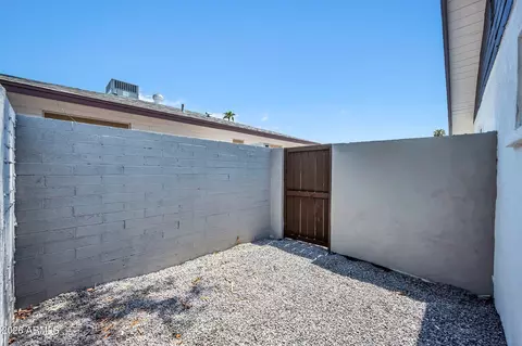 Exterior - 4902 E Granada Rd, Phoenix, AZ 85008 photo 5 of 10