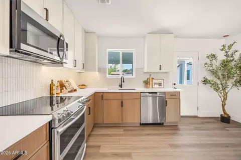 Kitchen - 4902 E Granada Rd, Phoenix, AZ 85008 photo 2 of 4