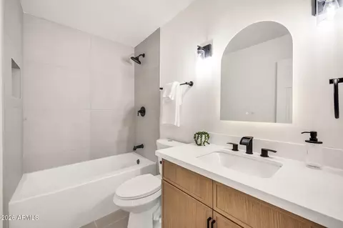 Bath - 4902 E Granada Rd, Phoenix, AZ 85008 photo 1 of 2