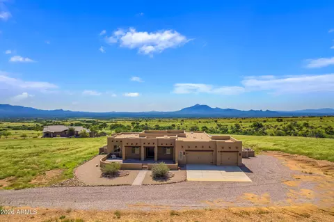 6100 E Darley Dr, Hereford, AZ 85615
