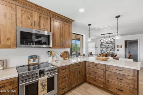 Kitchen - 1011 E Maddock Rd, Phoenix, AZ 85086 photo 5 of 5