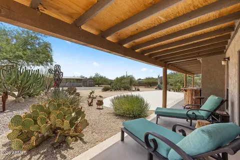 Exterior - 1011 E Maddock Rd, Phoenix, AZ 85086 photo 1 of 14