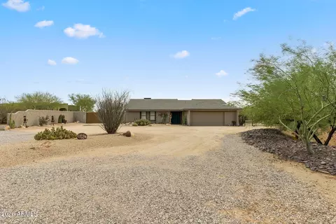 Exterior - 1011 E Maddock Rd, Phoenix, AZ 85086 photo 5 of 14
