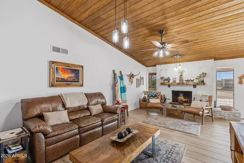 Living - 1011 E Maddock Rd, Phoenix, AZ 85086 photo 1 of 2