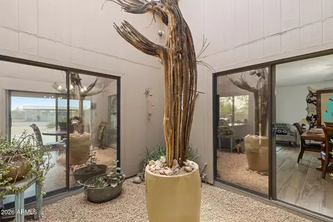 Exterior - 1011 E Maddock Rd, Phoenix, AZ 85086 photo 6 of 14